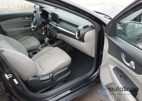 2020 Kia Forte Lxs z USA, uszkodzony, nr VIN 3KPF24AD7LE183776